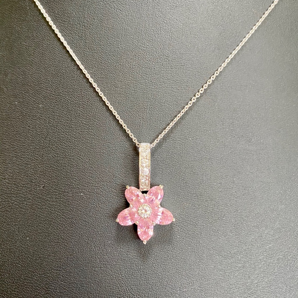 Pink stone flower necklace
